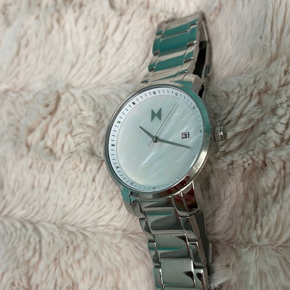 Accessories - MVMT womens watch